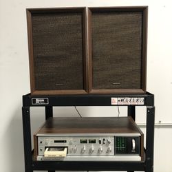 🎼 National Panasonic 8-Track AM/FM stereo receiver + pair of pioneer speakers as in pics  In excellent sounding condition 👍🏻. 