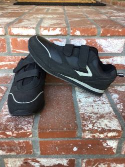 Black Shoes for Seniors Size 8.5 Wide