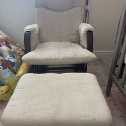 Nursery Glider Rocking Chair with Matching Ottoman 