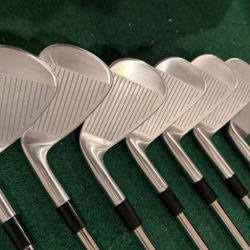 TaylorMade P790 Iron Set 4-PW - RH - Reg Flex