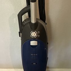 Miele Twist S7210 Upright Vacuum Cleaner Blue w/ Bag