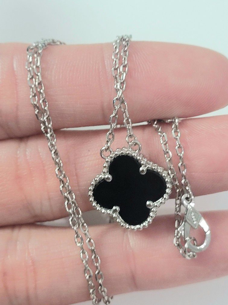 Van Silver Black  Floral Flower Pendant Necklace Gift