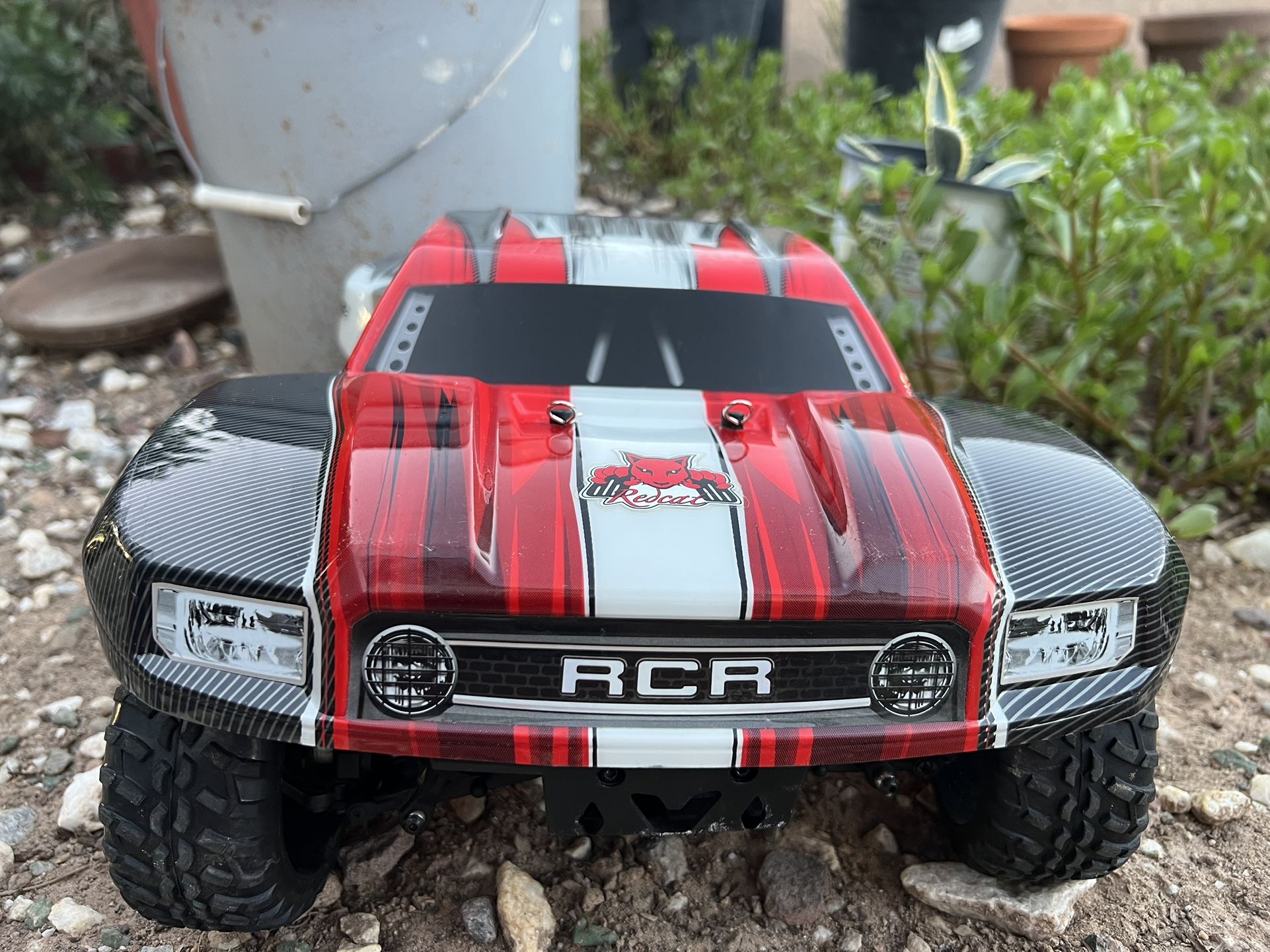 Redcat Racing Short Course Redcat Blackout SC RC Truck - 1:10 Brushed Electric Short Course Truck ...