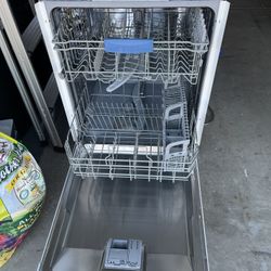 Dish washer