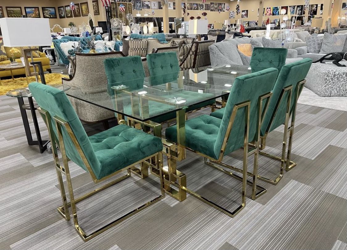 Fancy Dining Table Set 