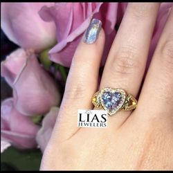New 18k Yellow Gold Engagement Ring 