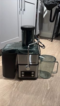 Gourmia Centrifugal Juicer with Pitcher