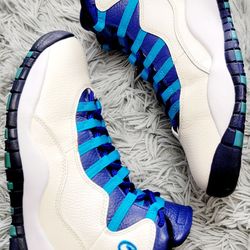 Size 10 Nike Air Jordan X Charlotte Hornets  310805–107.