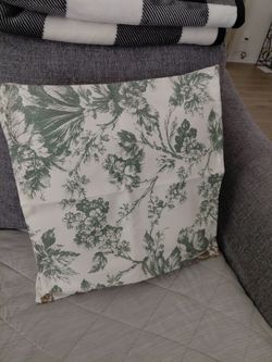 2 PILLOW COVERS
