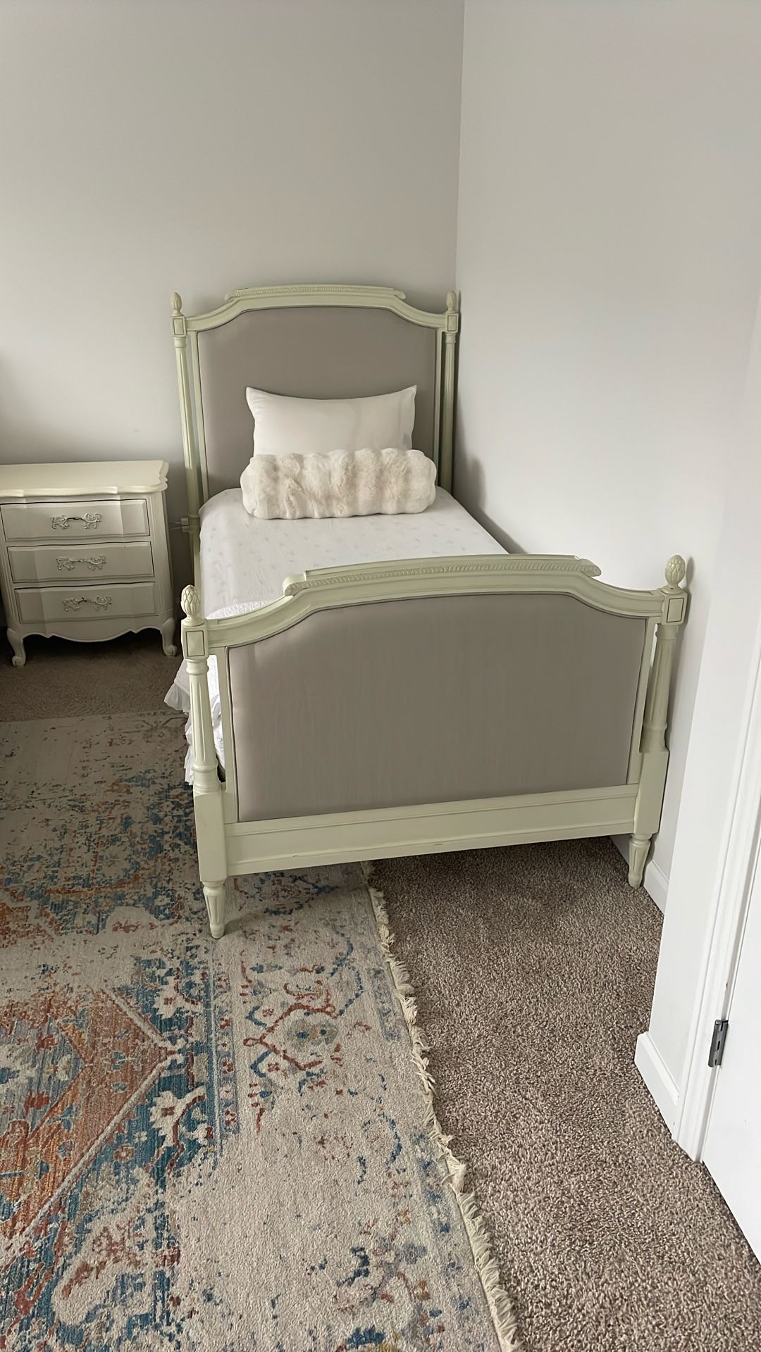 Pottery Barn Blythe Twin Bed