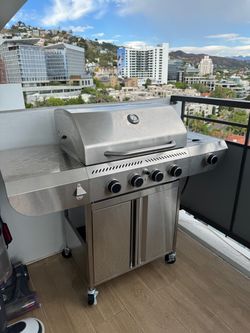 Stainless Steel Gas 5 Burner Grill w/ propane