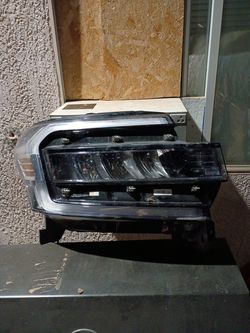 Factory OEM One right hand side Ford expedition 2024 headlight assembly used