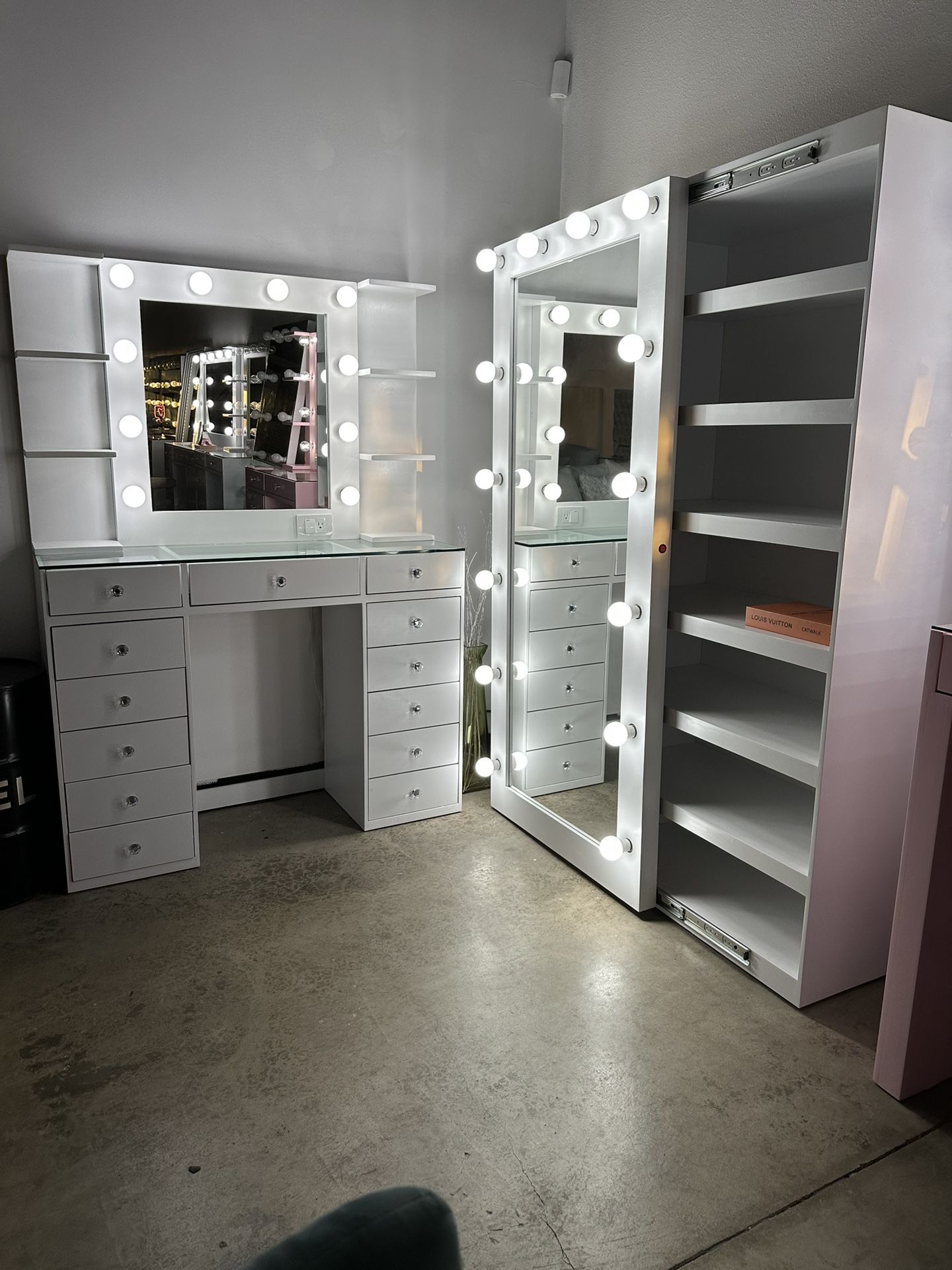 Vanity Dresser + Mirror / Beauty Room Furniture 