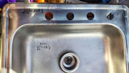 Stainless steel kitchen sink