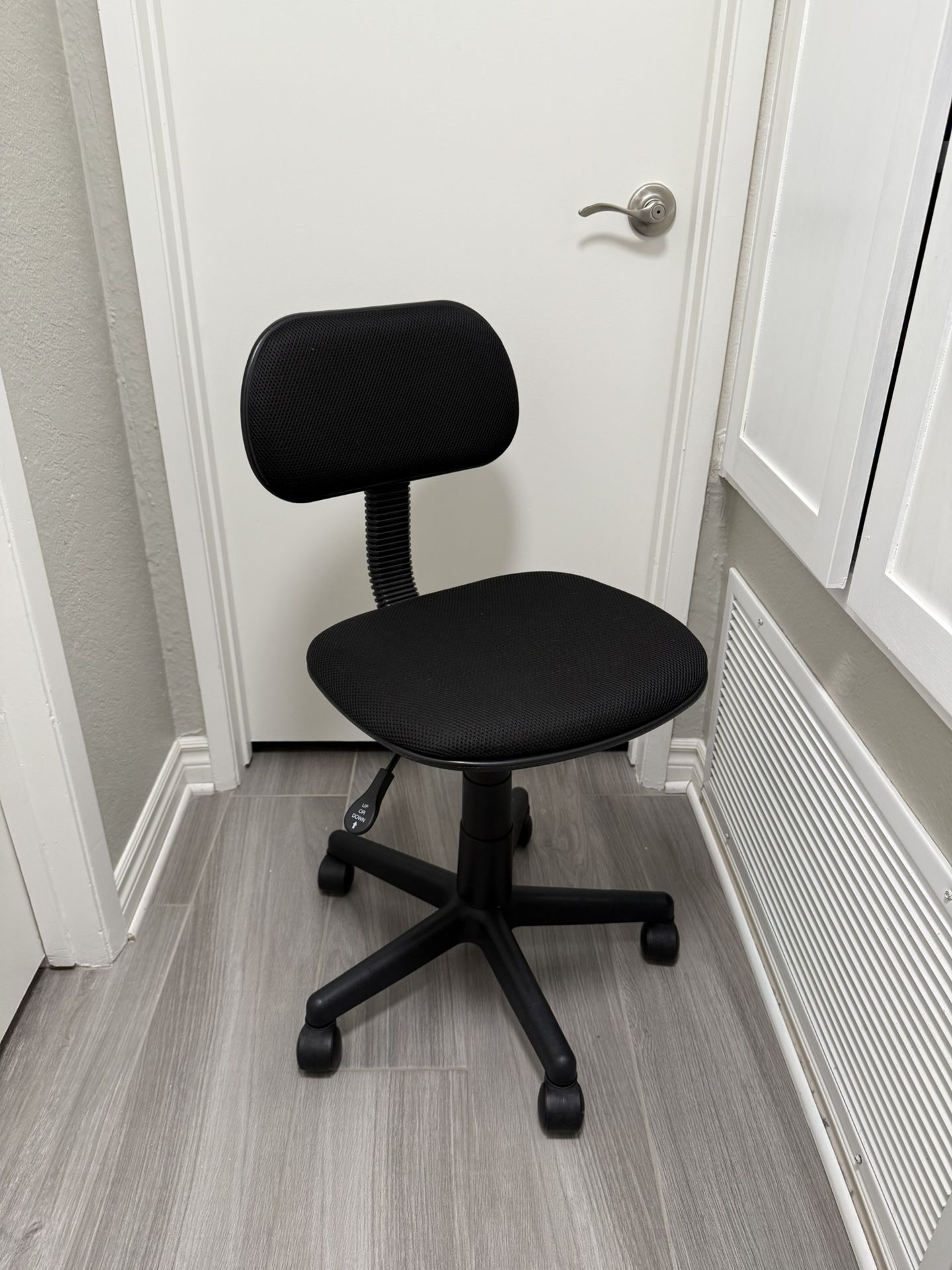 Small Black Desk Chair