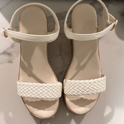 New 6.5 Women’s Platform Sandals