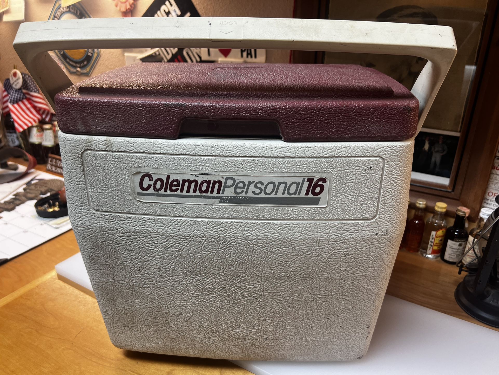 COLEMAN ICE CHEST COOLER