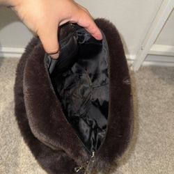 Brown Fluffy Purse/ Cartera Cafe 