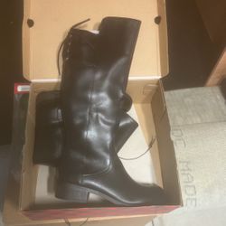 Women’s Black Tall Boots Size 6