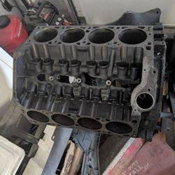 Dodge Dakota 318 Engine Block 