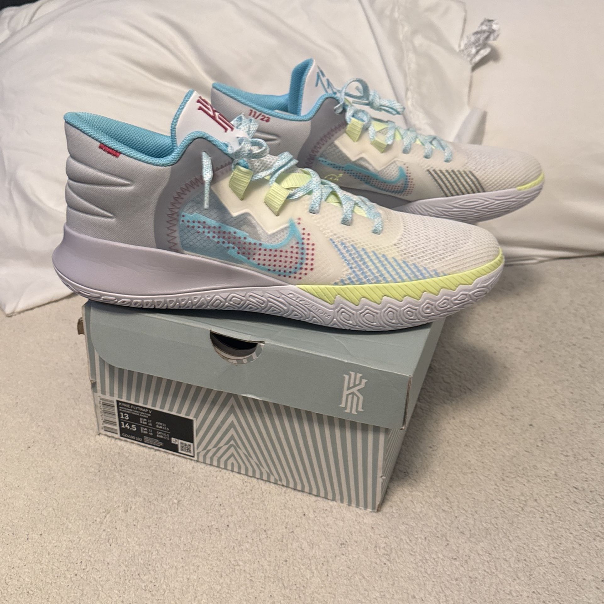Nike kyrie Flytrap V Size 13