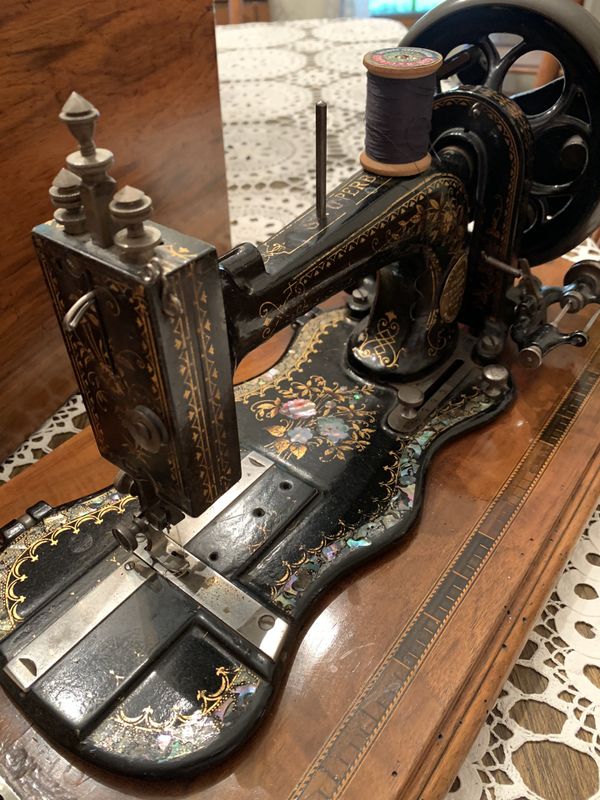 ANTIQUE GERMAN WERTHEIM SUPERBA HAND CRANK SEWING MACHINE ...