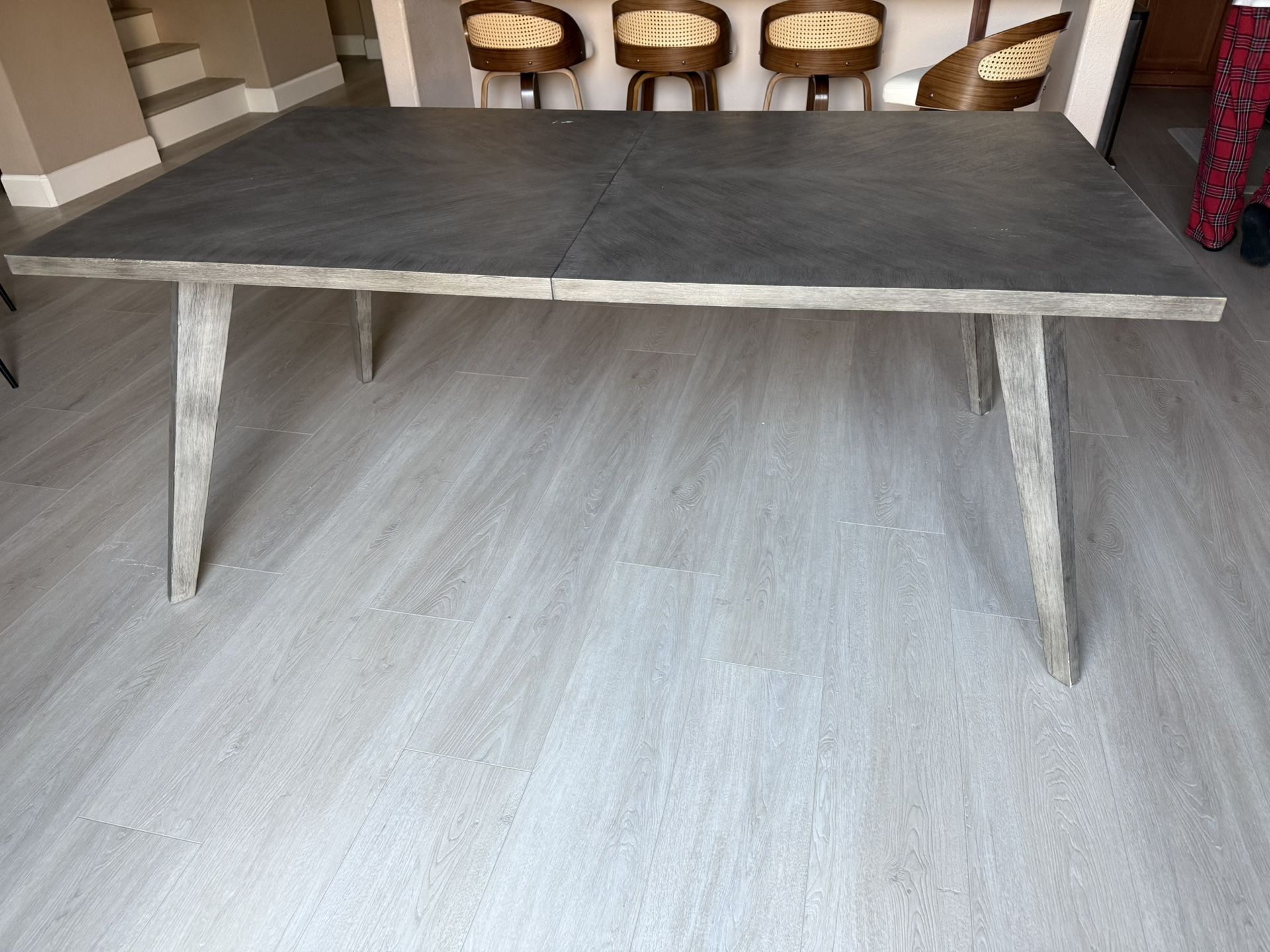 Legacy Dining Table (extendable)