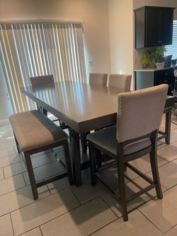 Counter Height Table Set w extra bench