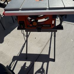 RIDGID TABLE SAW WITH STAND