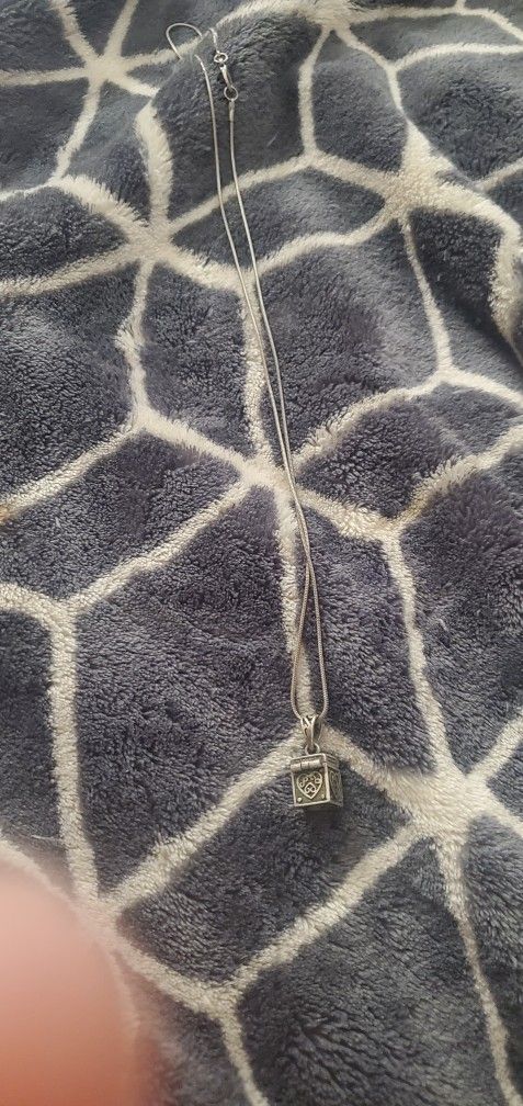 BOX CHARM NECKLACE