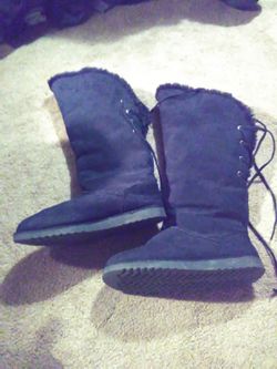 Black furry boots. Size 9