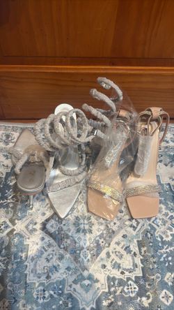 Size 10 ; color: tan and silver