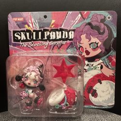 POP MART Skullpanda The Stocking Surprise Figure Christmas 