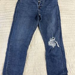 Women’s Levi Jeans 