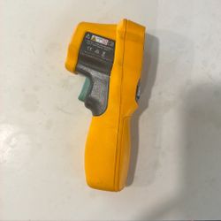 Fluke 62 Max Thermometer 