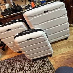 figure turn Adaptable Travel Kits Great for All Trips!