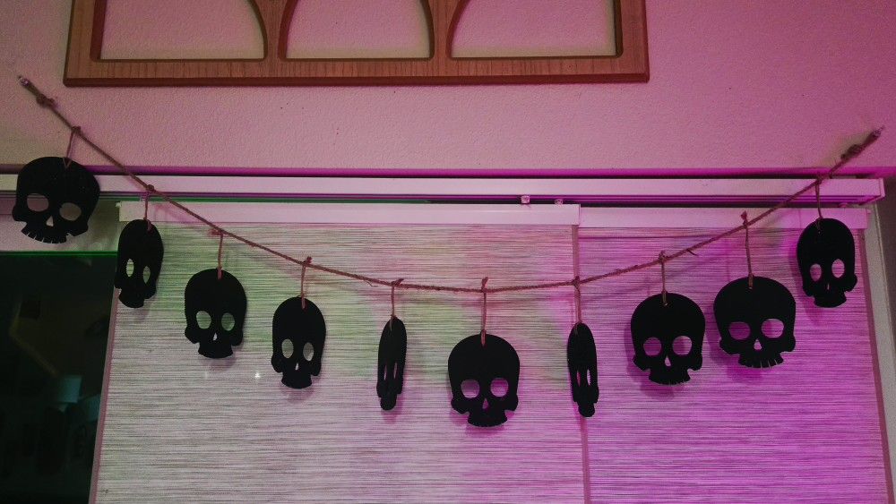 Black Glitter Skull Decoration/pendant New!