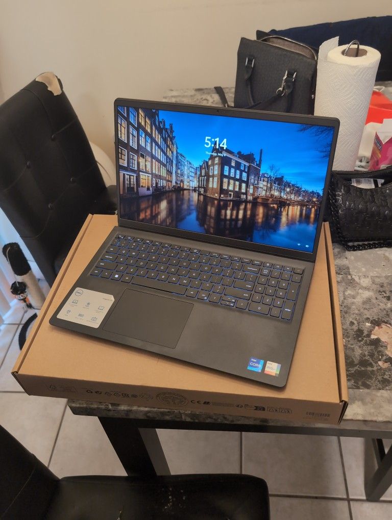 Dell Inspiron 15 3520