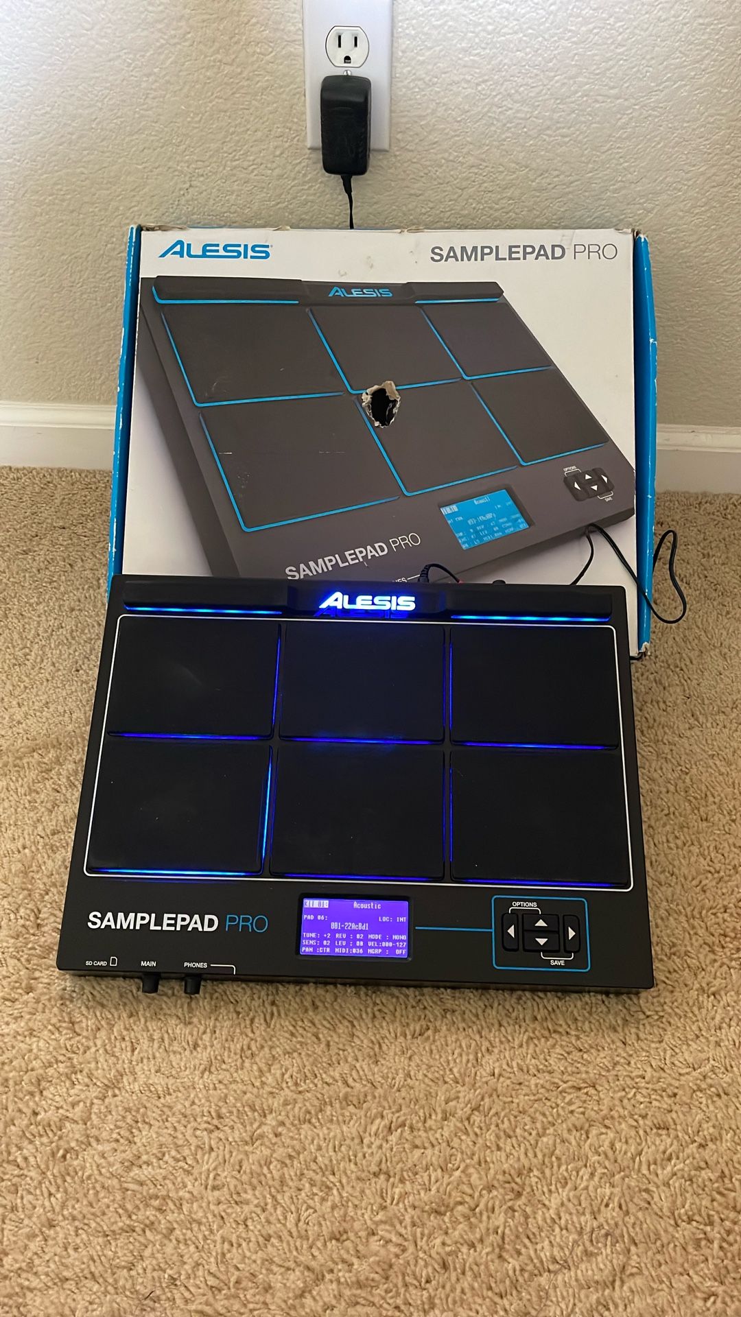 Alesis SamplePad Pro 8-Pad Percussion and Sample Triggering Instrument