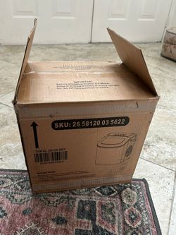 AGLUCKY Ice Makers Countertop,Portable Ice Maker Machine with Handle,Self-Cleaning Ice Maker, 26Lbs/24H, 9 Ice Cubes Ready in 8 Mins -