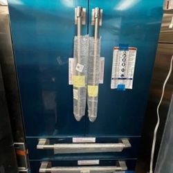 New Thermador Built In Refrigerator 42-inch Stainless Steel 