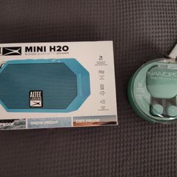 Headphones and Speaker 