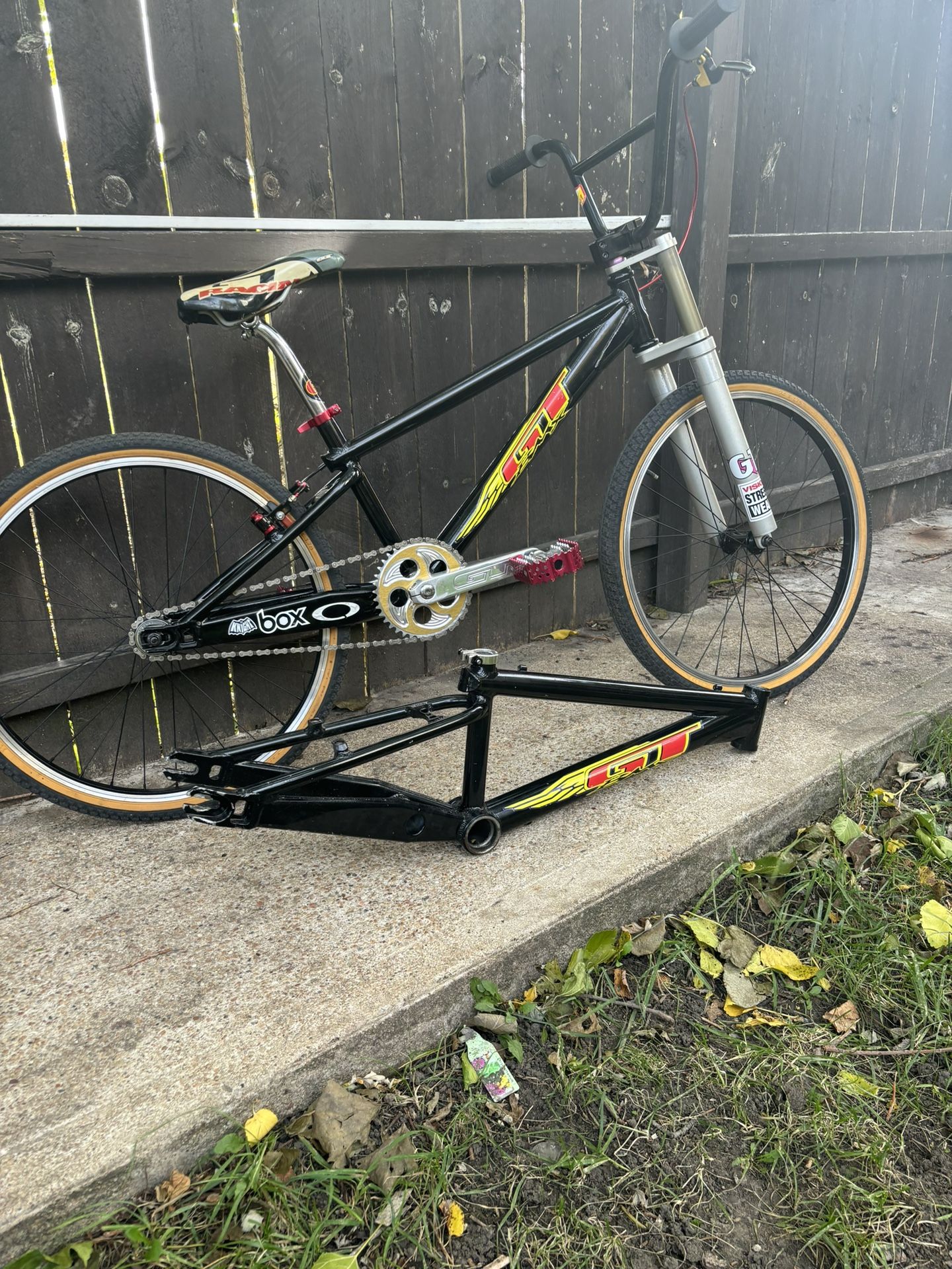 Gt Box 24” Y 20”