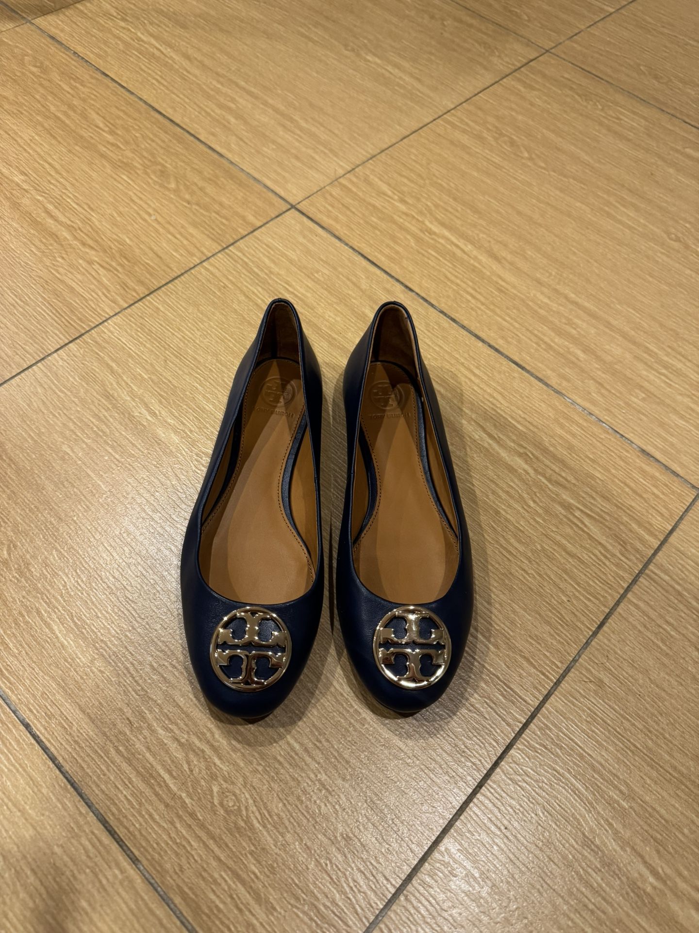 💙 Brand New Tory Burch Chelsea Ballet Flats - Size 7, Navy/Gold, New in Box