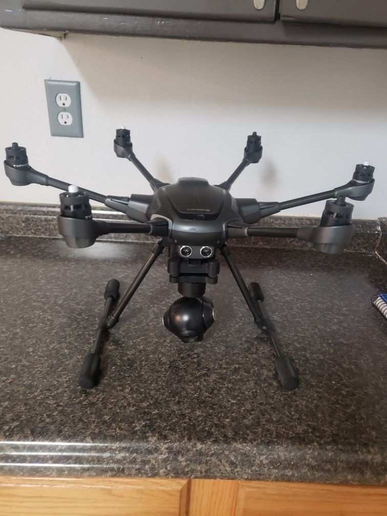 Typhoon h yuneec drone