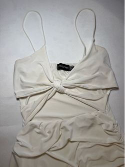 White dress PRETTY LITTLE THING