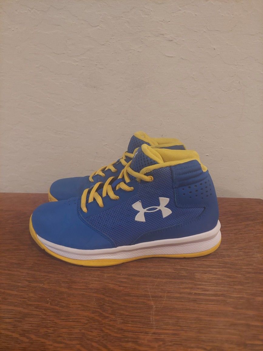 Under Armour Jet Athletic Basketball Shoes 
Boy's Size 2Y