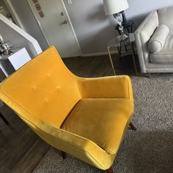 Yellow chair 