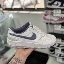 Nike Shoe 