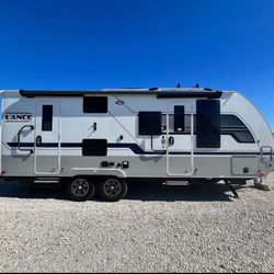 RV: LANCE 218- FOR SALE